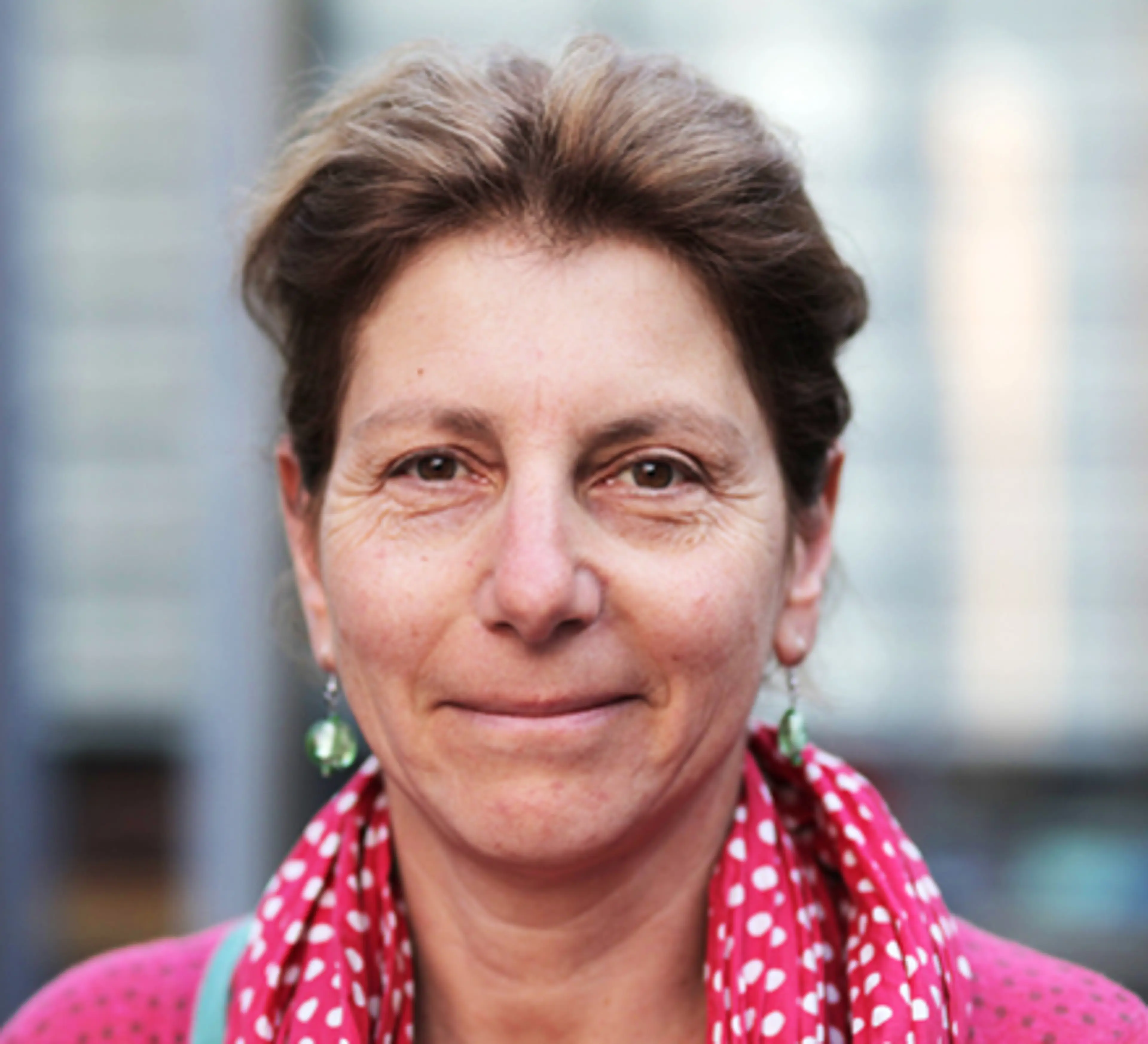 Dr Caroline Elton
