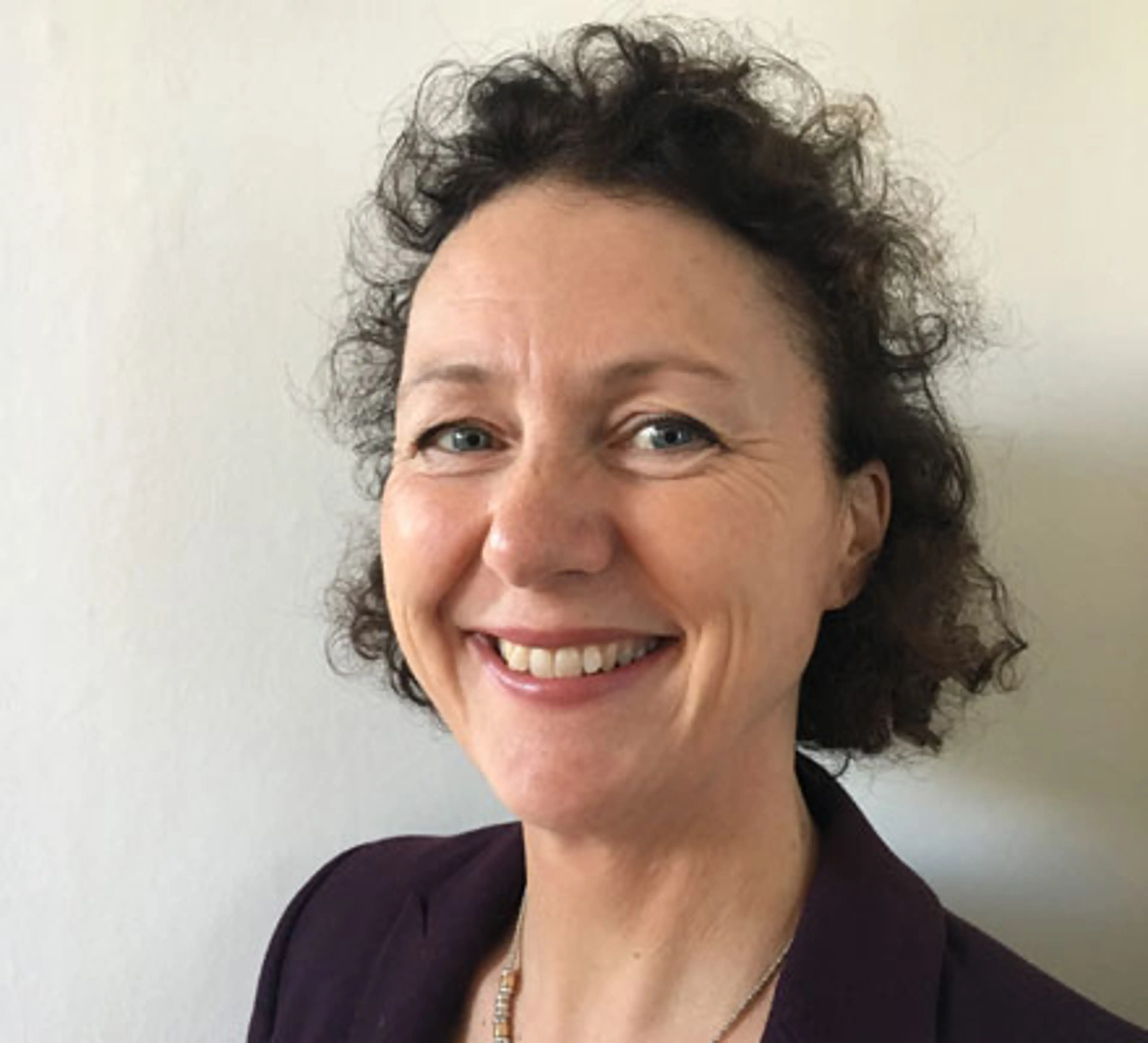 Dr Catherine Wills
